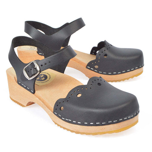 40 / 9.5-10 - Skola $125 Black Leather Kajsa Scallop Trim Clogs Shoes 0104AB