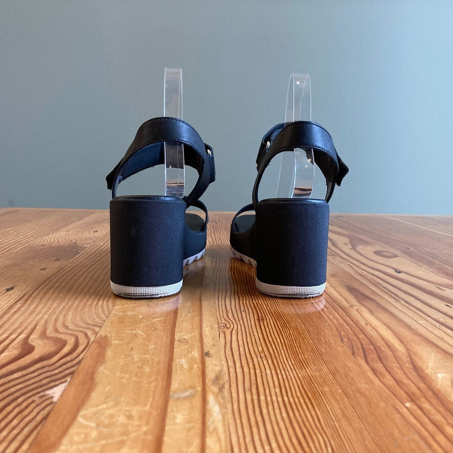 8.5 - Sorel Black $150 Cameron Wedge Sandals Strappy Comfort Shoes 0608BM