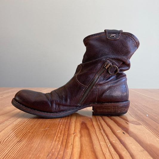 38 / 7.5 - Fiorentini + Baker Brown Leather Pull On Western Ankle Boots 0721VD