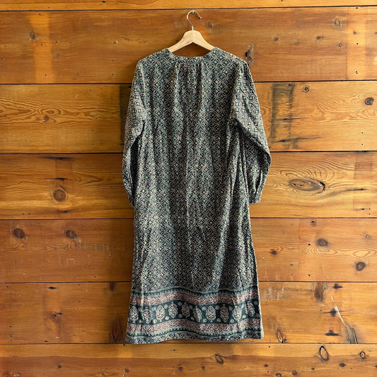 S - Xirena Green Patterned Long Sleeve V Neck Kaftan Maxi Length Dress 0721DK