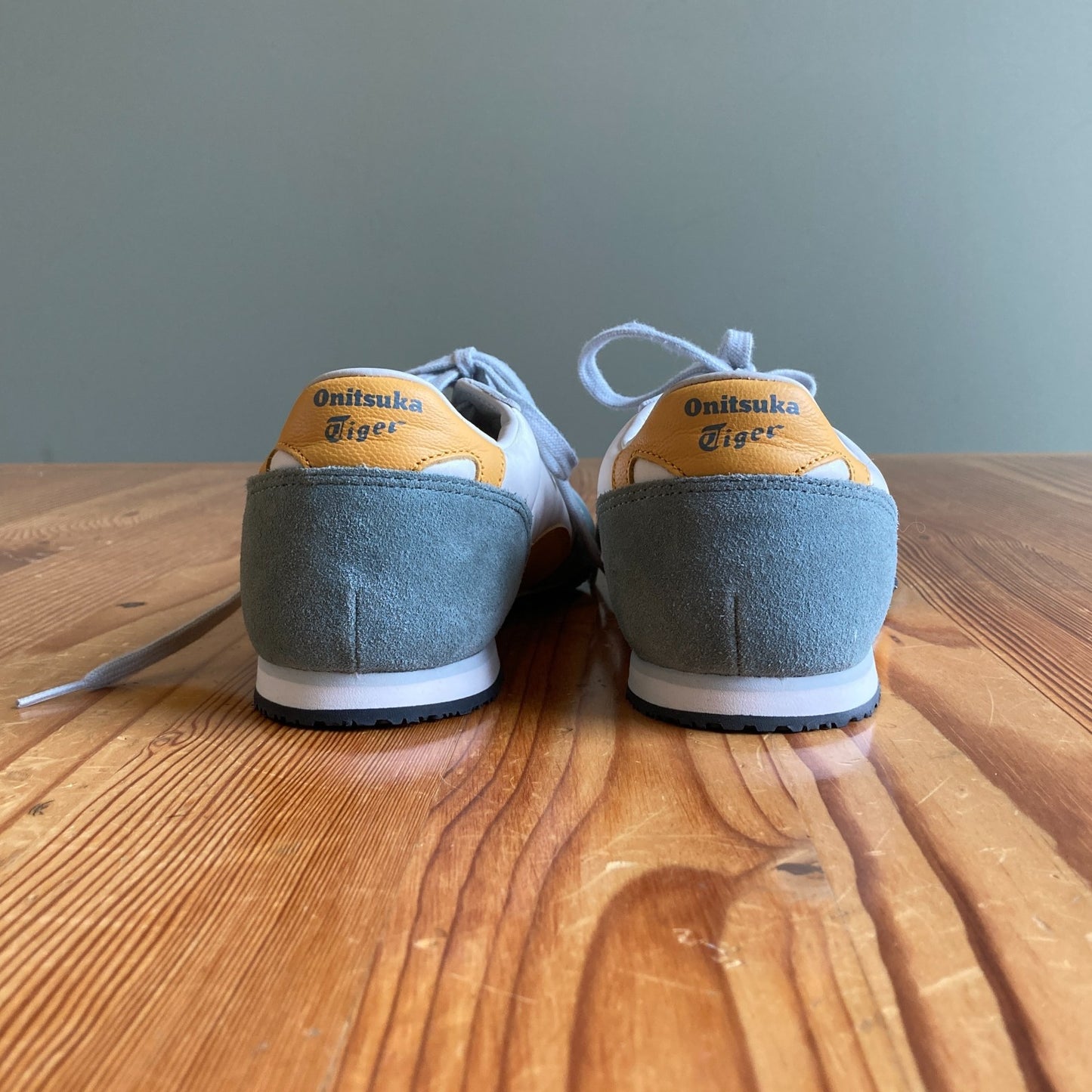 8 - Onitsuka White Birch & Yellow Serrano Tiger Lace Up Sneakers NEW 1201SG
