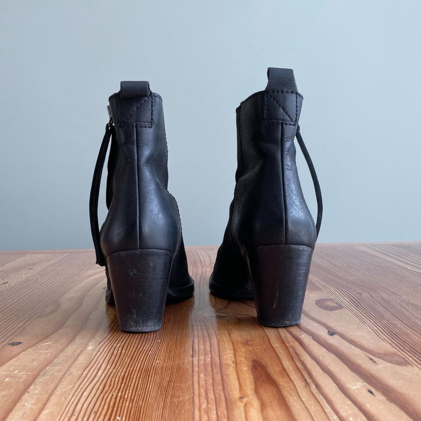 40 / 9.5 - ACNE Black Leather Pistol Side Zip Ankle Booties Womens Boots 0703TC