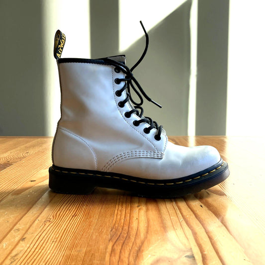 38 / 7 - Dr. Martens White Patent Leather Lace Up 8 Eye Combat Boots 0826NH