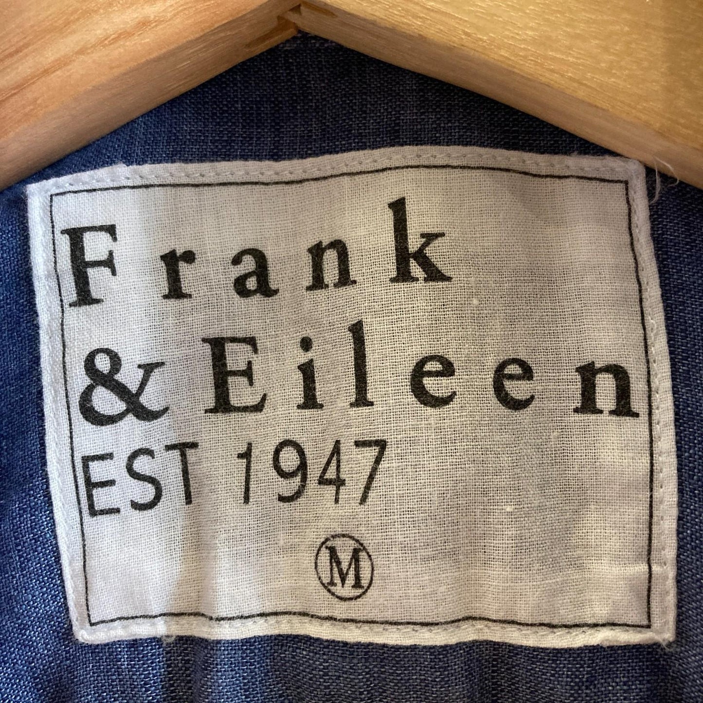 M - Frank & Eileen Blue Linen Long Sleeve Button Up Shirt Top 0721DK