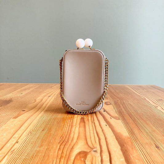 Marc Jacobs $495 Sand Tan Smooth Leather The Vanity Crossbody Purse Bag 0714NF