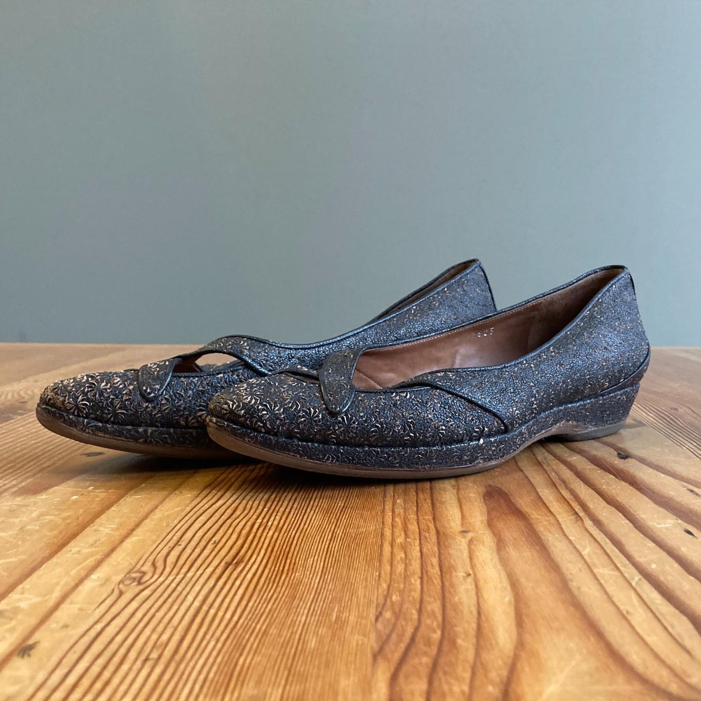 39.5 / 9 - Dries van Noten Black & Tan Floral Low Wedge Flats Shoes 1019HV