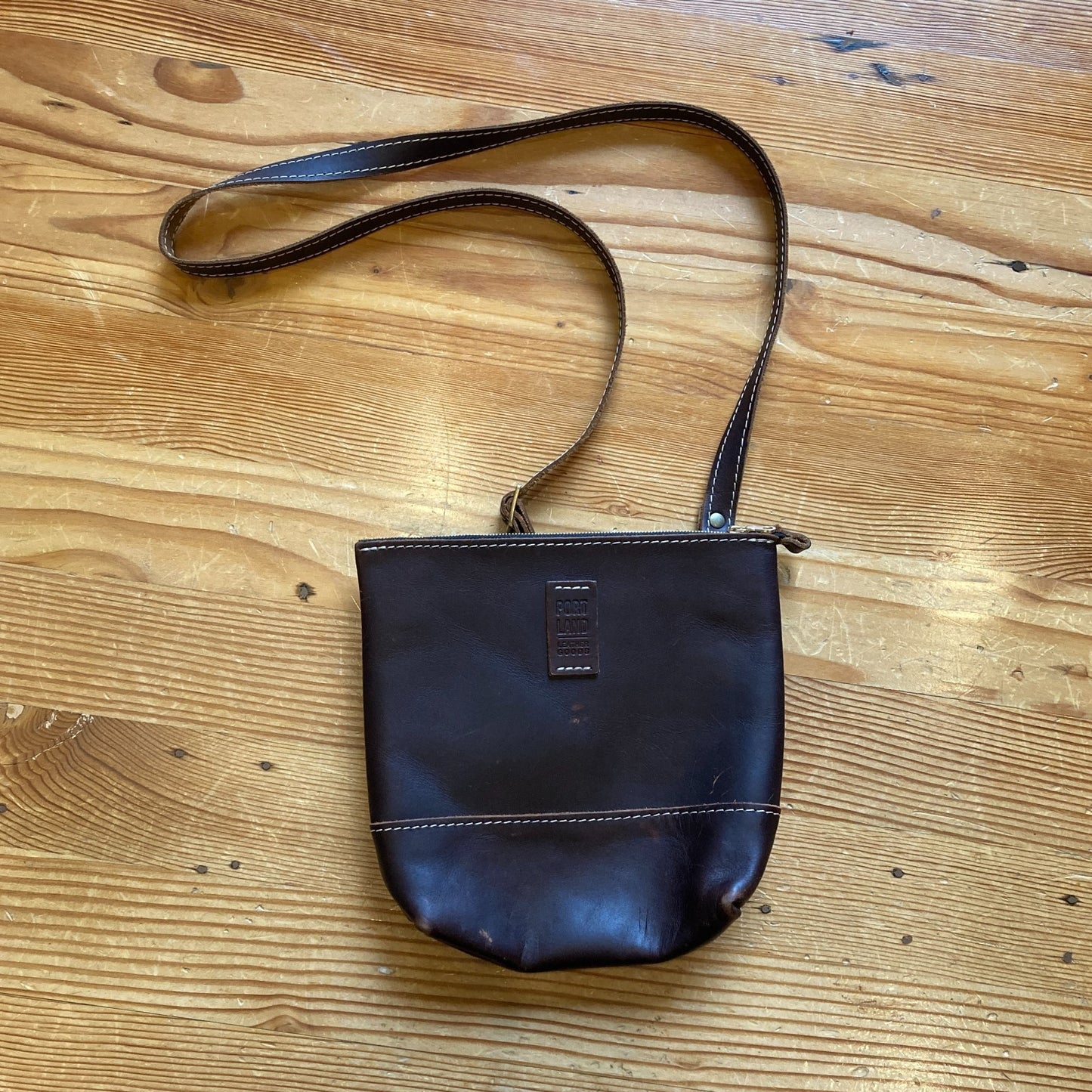 Portland Leather Goods Dark Brown Leather Crossbody Top Zip Purse Bag 0201KO