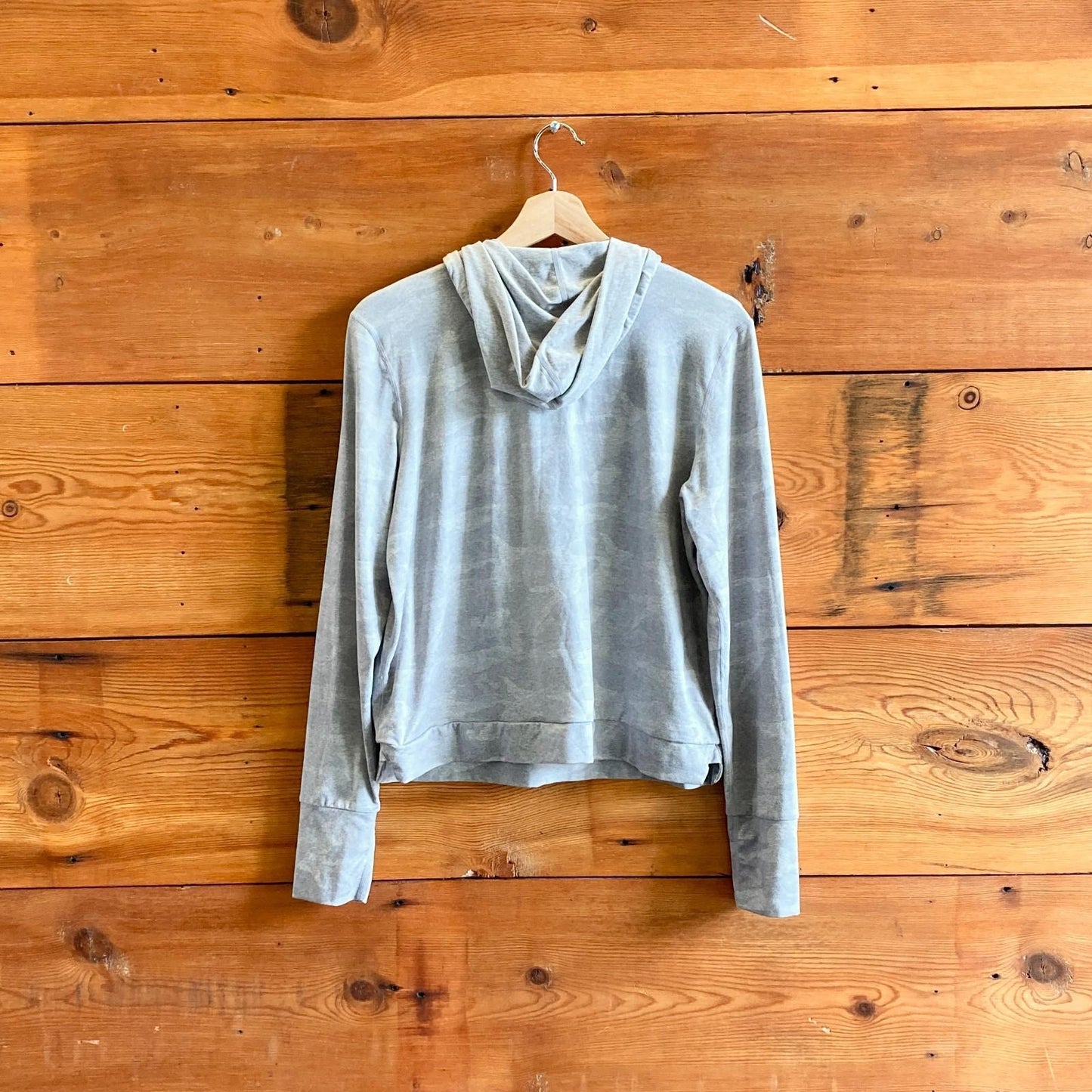 M - Vuori Light Heather Gray Camo Halo Essential Hoodie Sweatshirt 3333MC