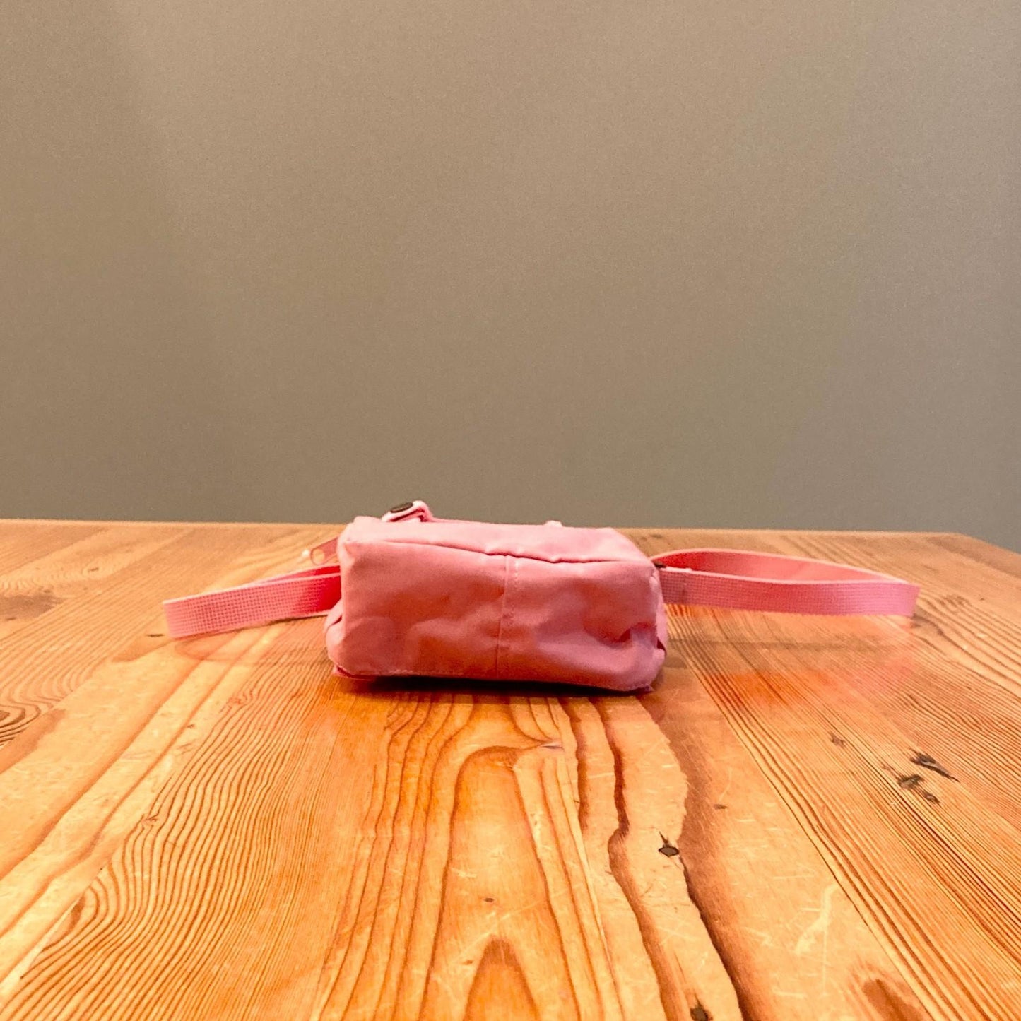 FJALLRAVEN Pink Kånken Sling Crossbody Bag 0723ML