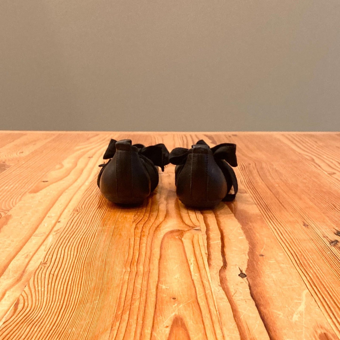 41 / 10 - Free People Black Leather Thats a Wrap Flats Ballet Shoes 0318CA