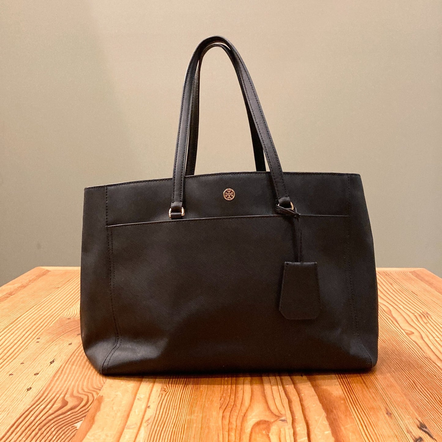 Tory Burch $398 Black Saffiano Leather Large Robinson Tote Bag Purse 0930AB