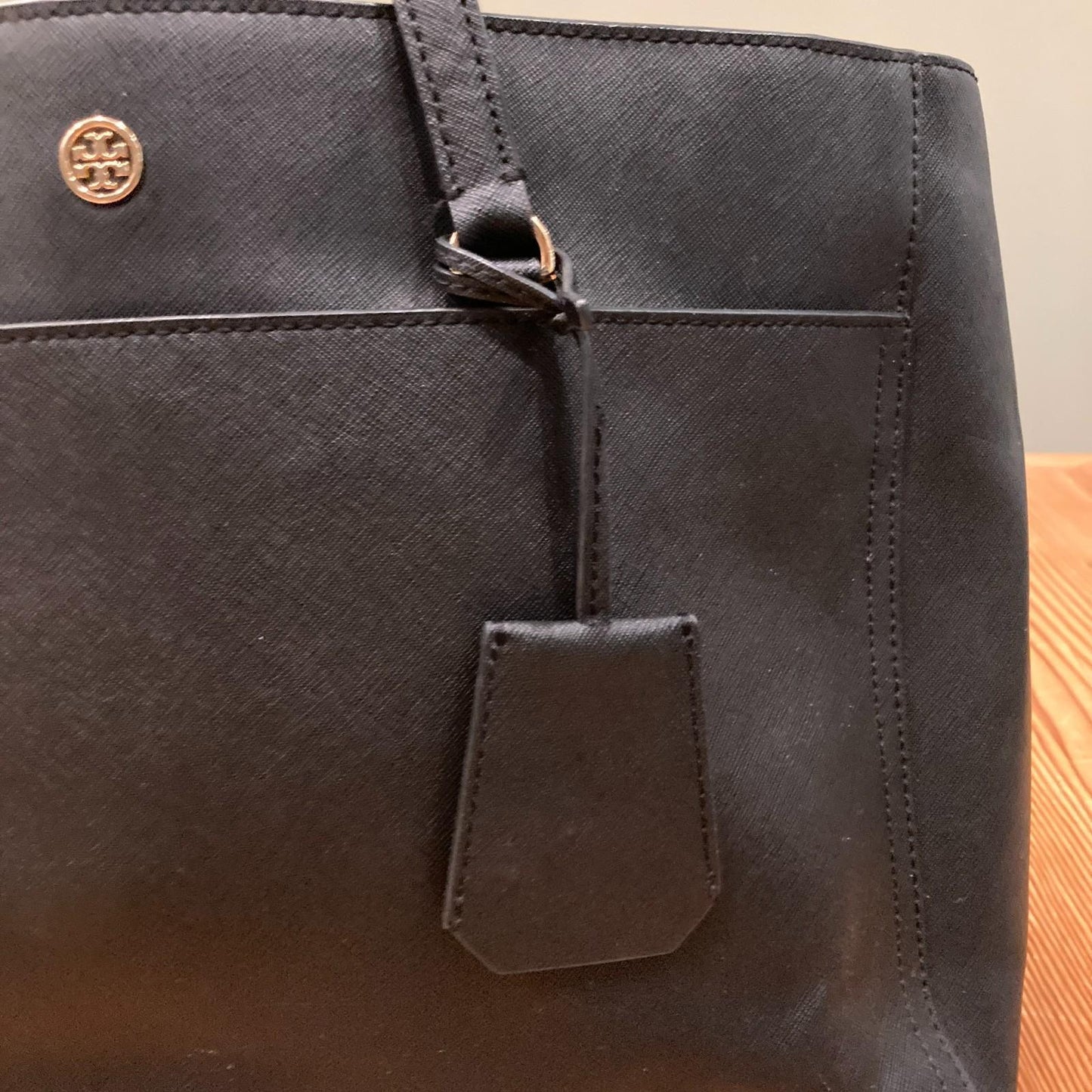 Tory Burch $398 Black Saffiano Leather Large Robinson Tote Bag Purse 0930AB