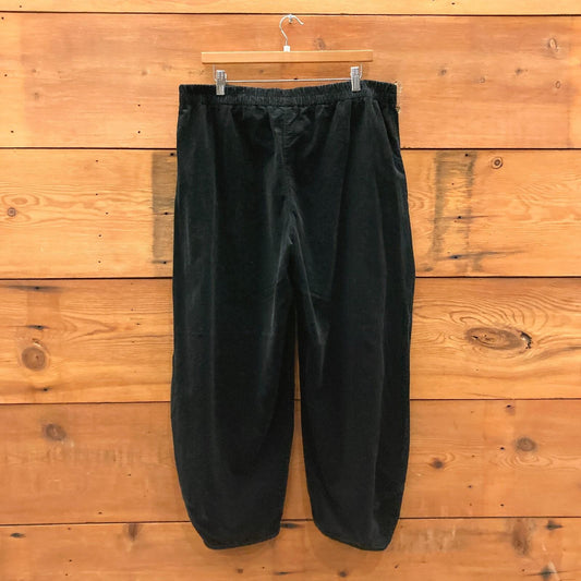 5 / XL - Oska Black Fine Corduroy Balloon Lantern Leg Cropped Pants 1111LM