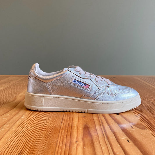 39 / 8.5 - Autry Silver Metallic Medalist Sneakers Womens Shoes 4427SC