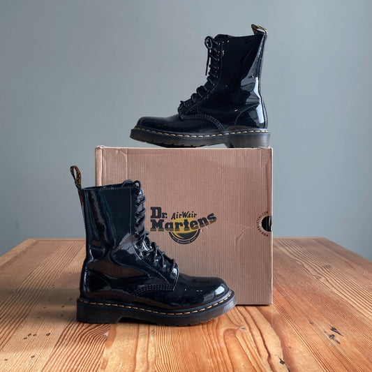 9 - Dr. Martens Black Patent Lamper Leather 1490 Boots w/ Box EUC 0616JR