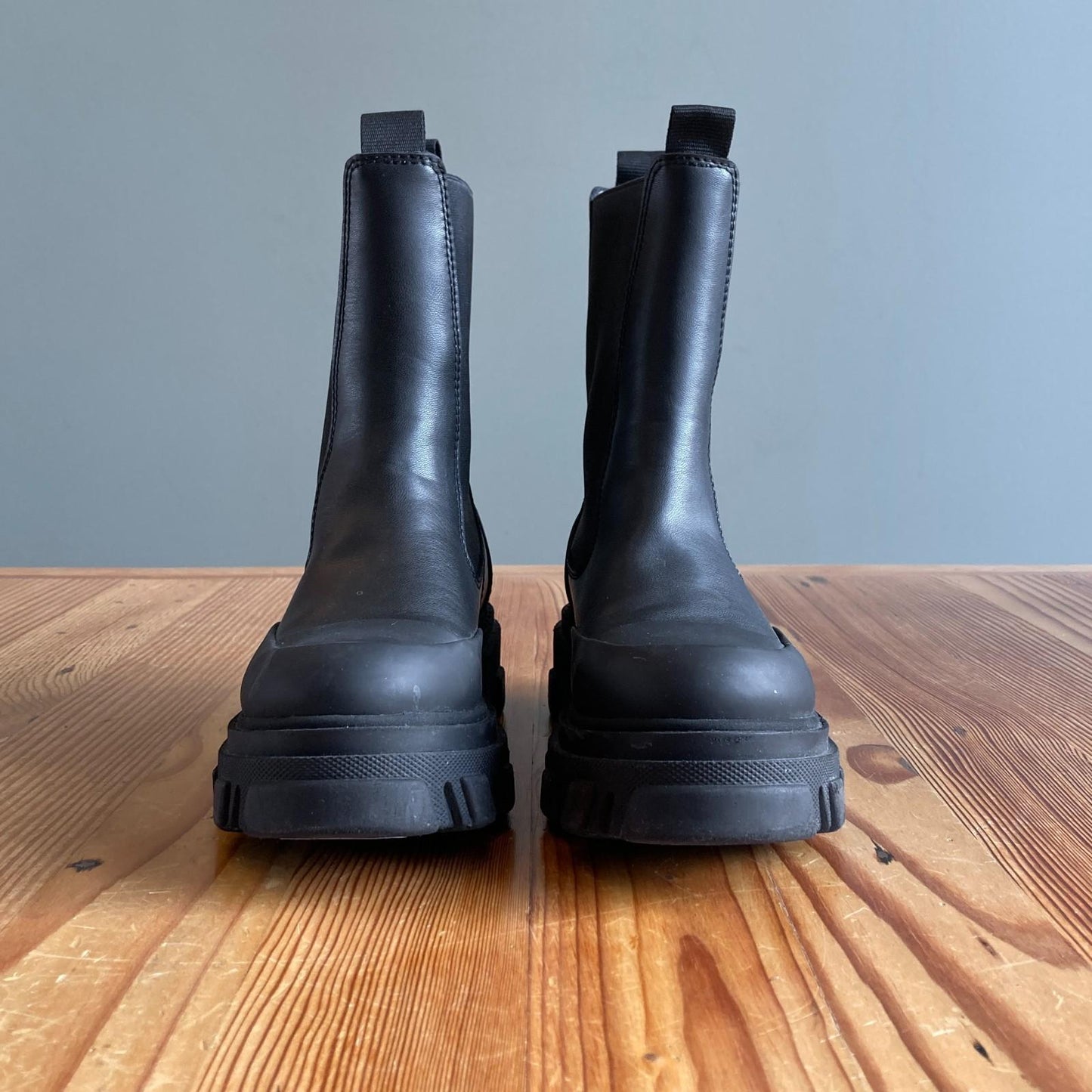 36 / 5.5 - Ganni Black Leather Chelsea Chunky Lug Sole Womens Mid Boots 0312IG