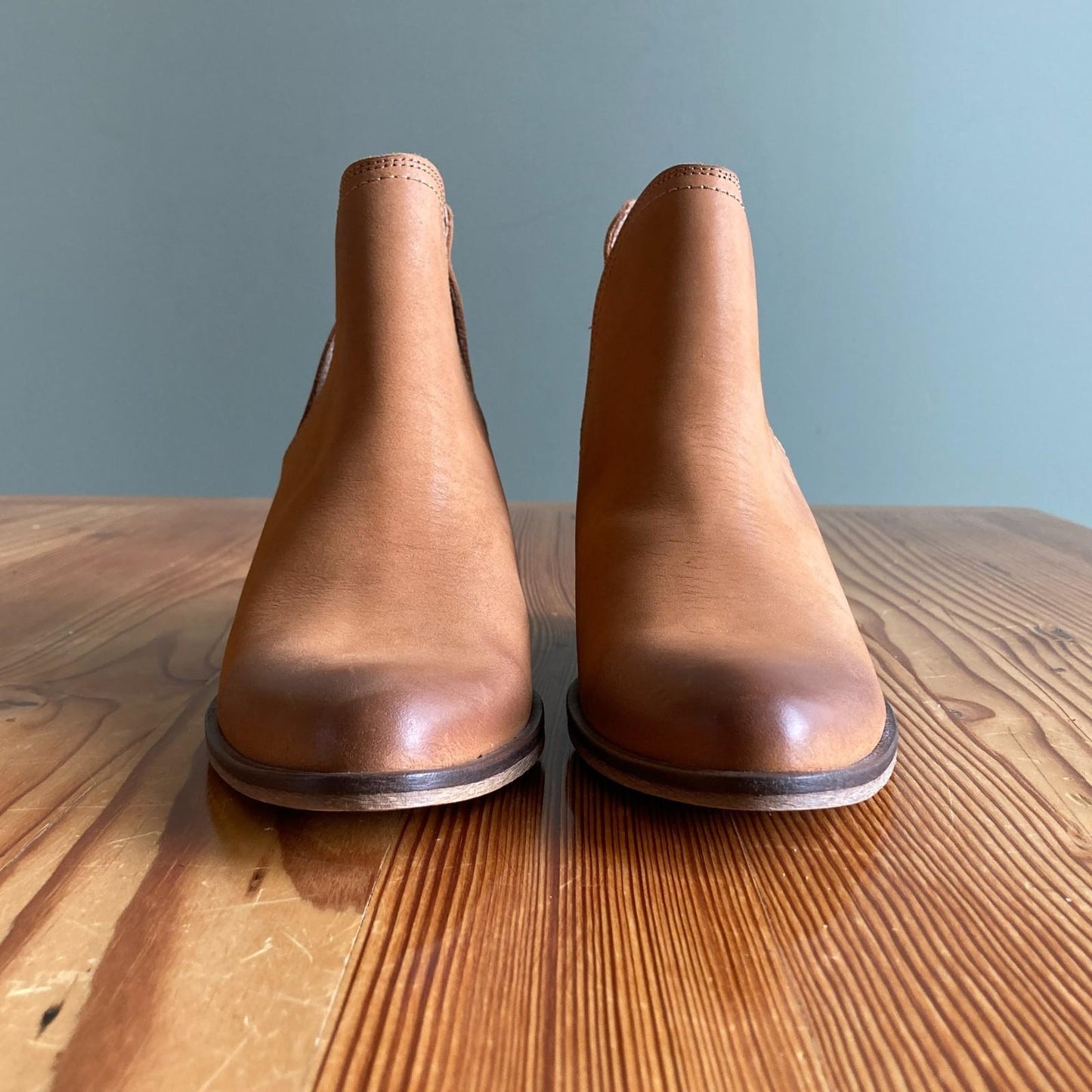 36 / 5.5-6 - Overland Caramel Leather V-cut sides Cassidy Ankle Boots 1209BM