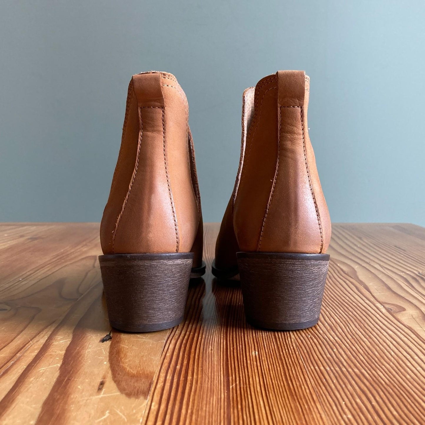 36 / 5.5-6 - Overland Caramel Leather V-cut sides Cassidy Ankle Boots 1209BM