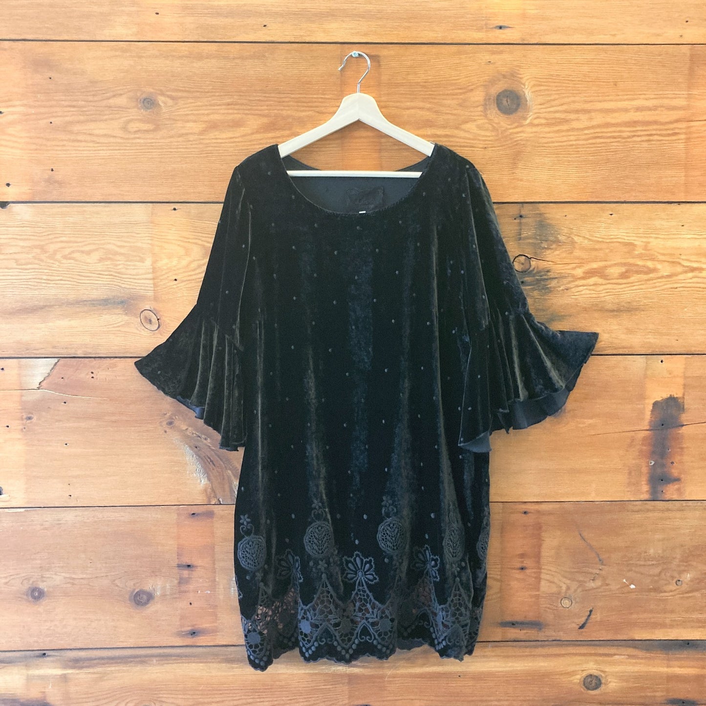 L - Love Johnny Was Black Velvet Liona Silk Blend 3/4 Sleeve Shift Dress 1102LL