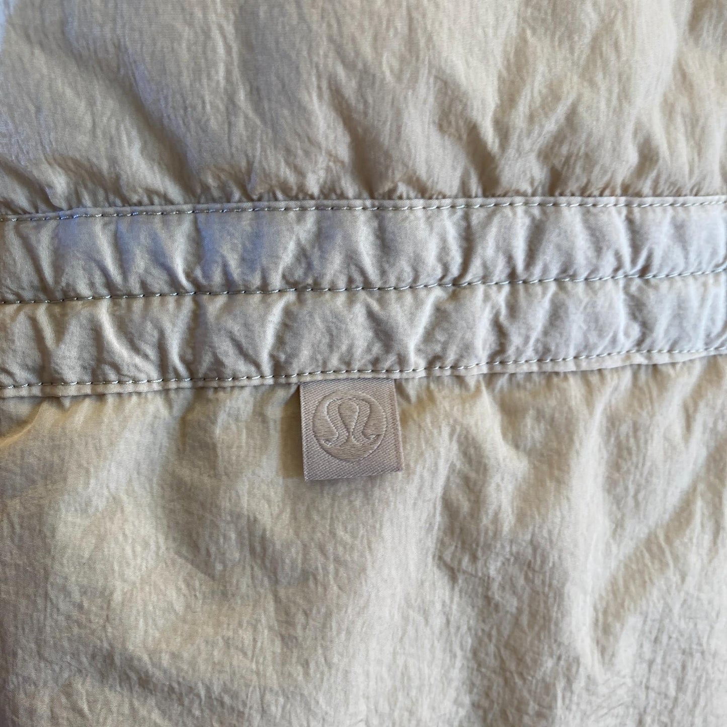 S - Lululemon $298 Khaki Insulated Convertible Sleeve Snap Button Coat 0920PW