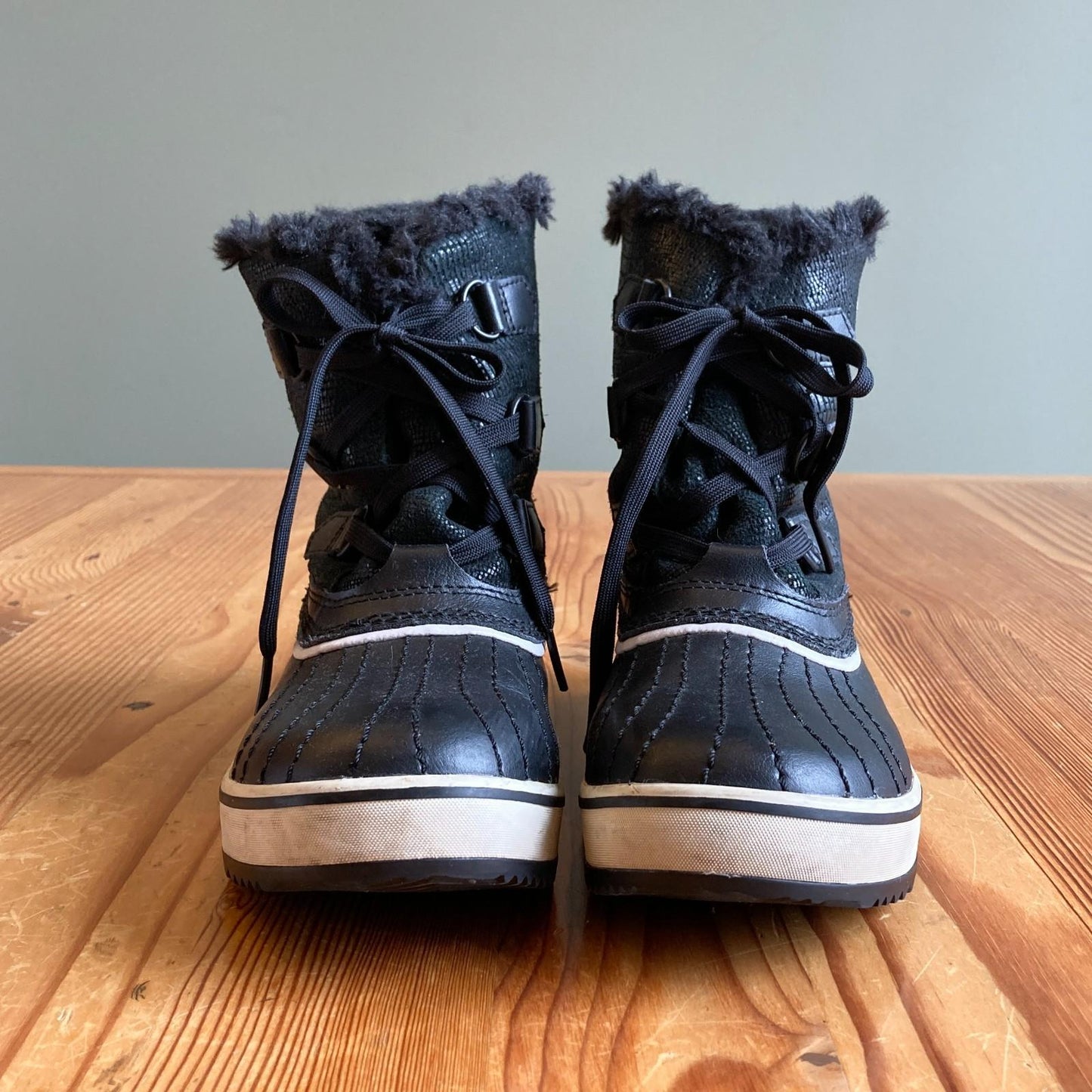 7 - Sorel Black Tivoli IV Waterproof Womens Faux Fur Cuffed Snow Boots 0106KD