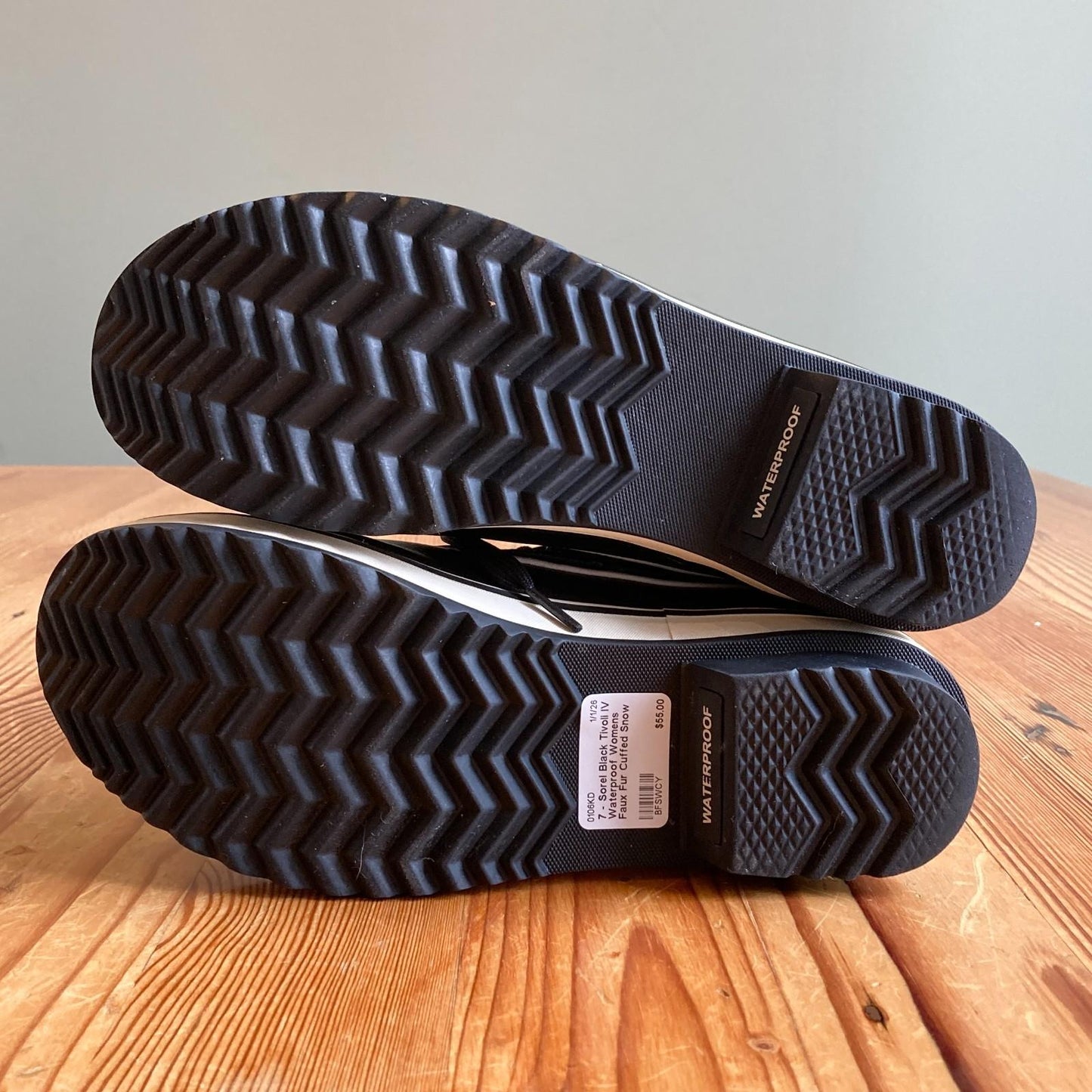 7 - Sorel Black Tivoli IV Waterproof Womens Faux Fur Cuffed Snow Boots 0106KD