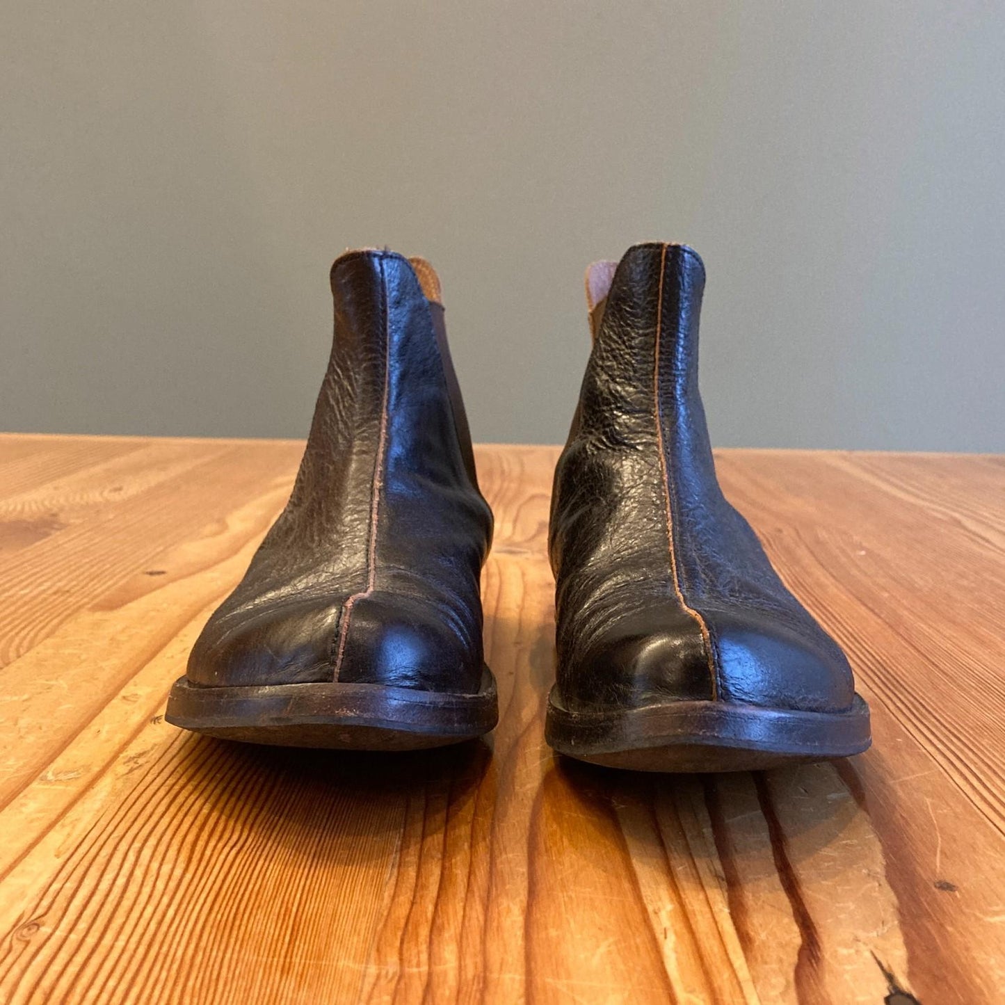 37 / 7 - Cydwoq $444 Dark Brown Leather Cling W Chelsea Ankle Boots 0915CM