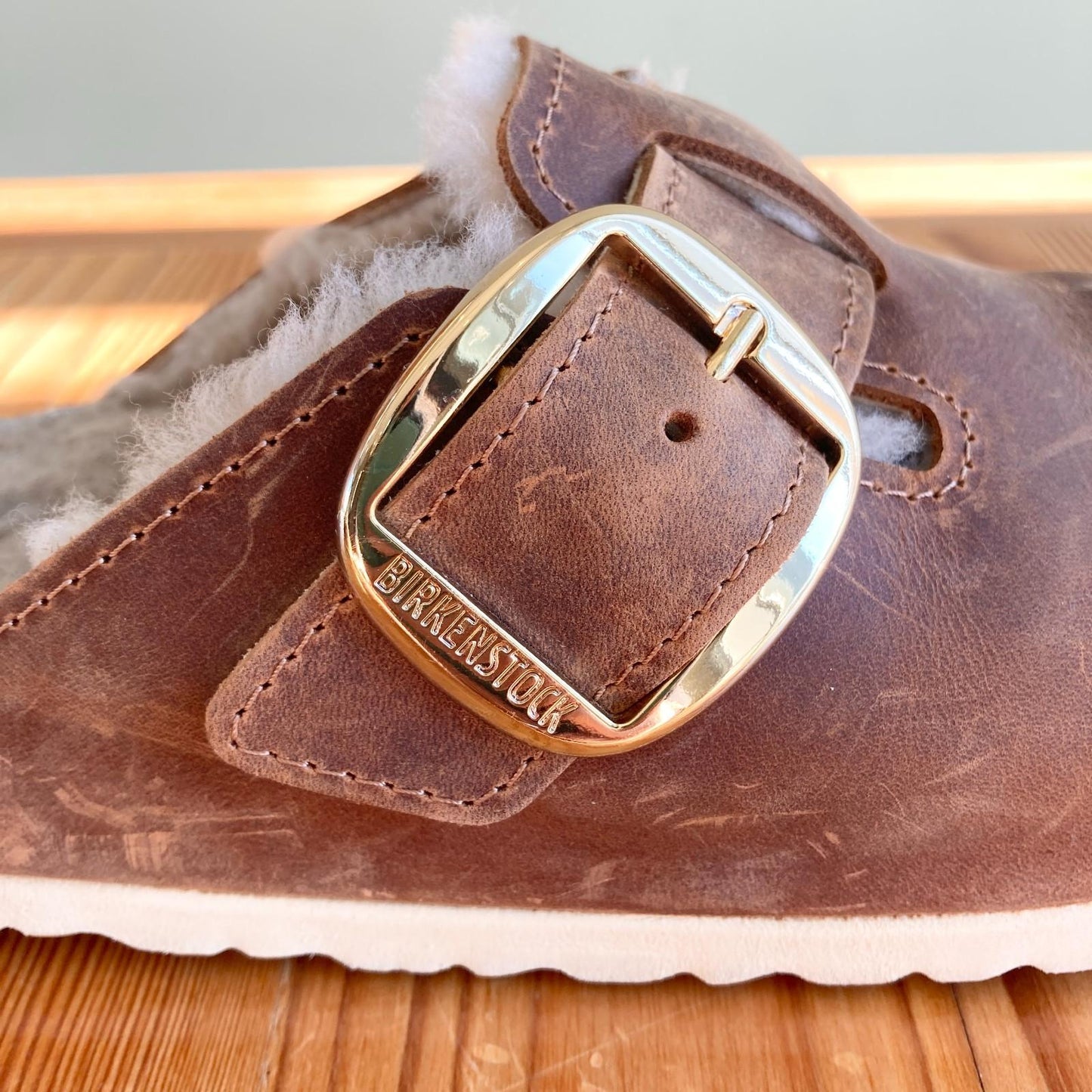 37 - Birkenstock Brown Boston Big Buckle Shearling Lined Slip On Shoes 0104RM