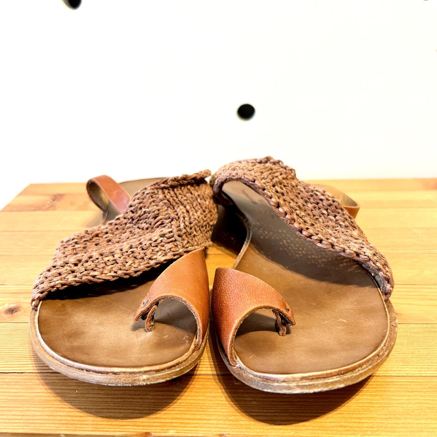 39 / 9 - Cydwoq Brown Kiosk Leather & Rattan Cross Strap Sandals Shoes 1125KG