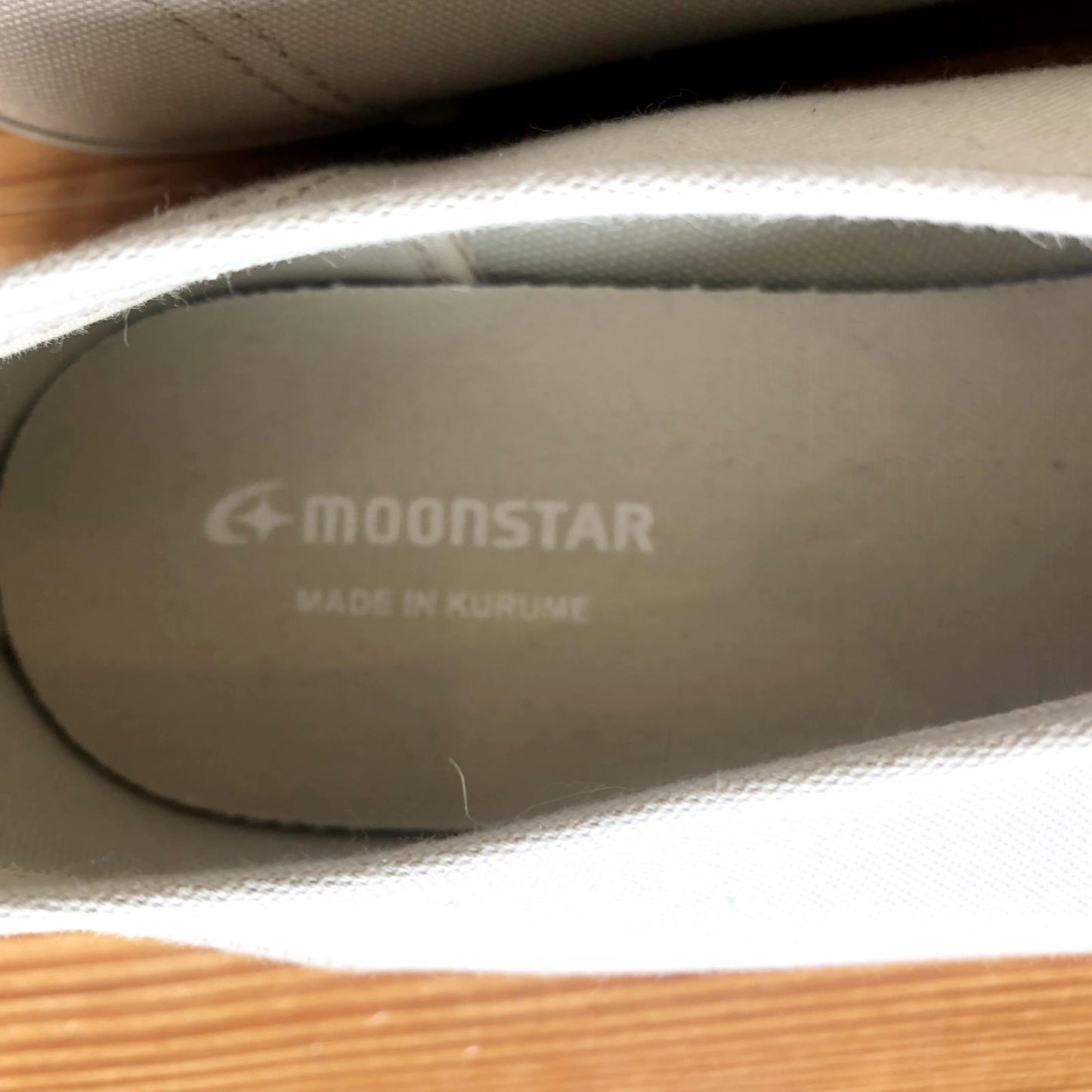 25 / 8 US - Moonstar Ecru Canvas Made in Japan Lite Prim Flats Shoes EUC 0517DS