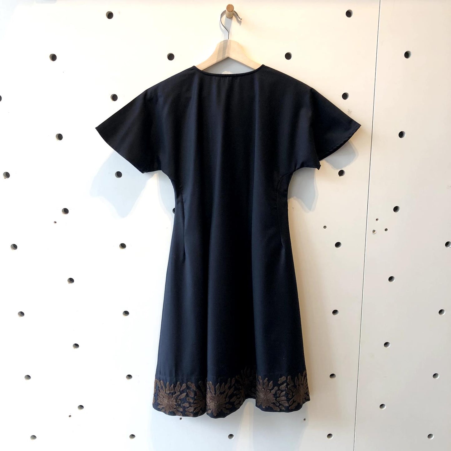S - Chan Luu Black Short Sleeve Embroidered Hem Pleated A Line Dress 0527LW