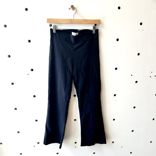 2 / XS - Avenue Montaigne Leo Cropped Flare Black Pull On Stretch Pants  0805AB