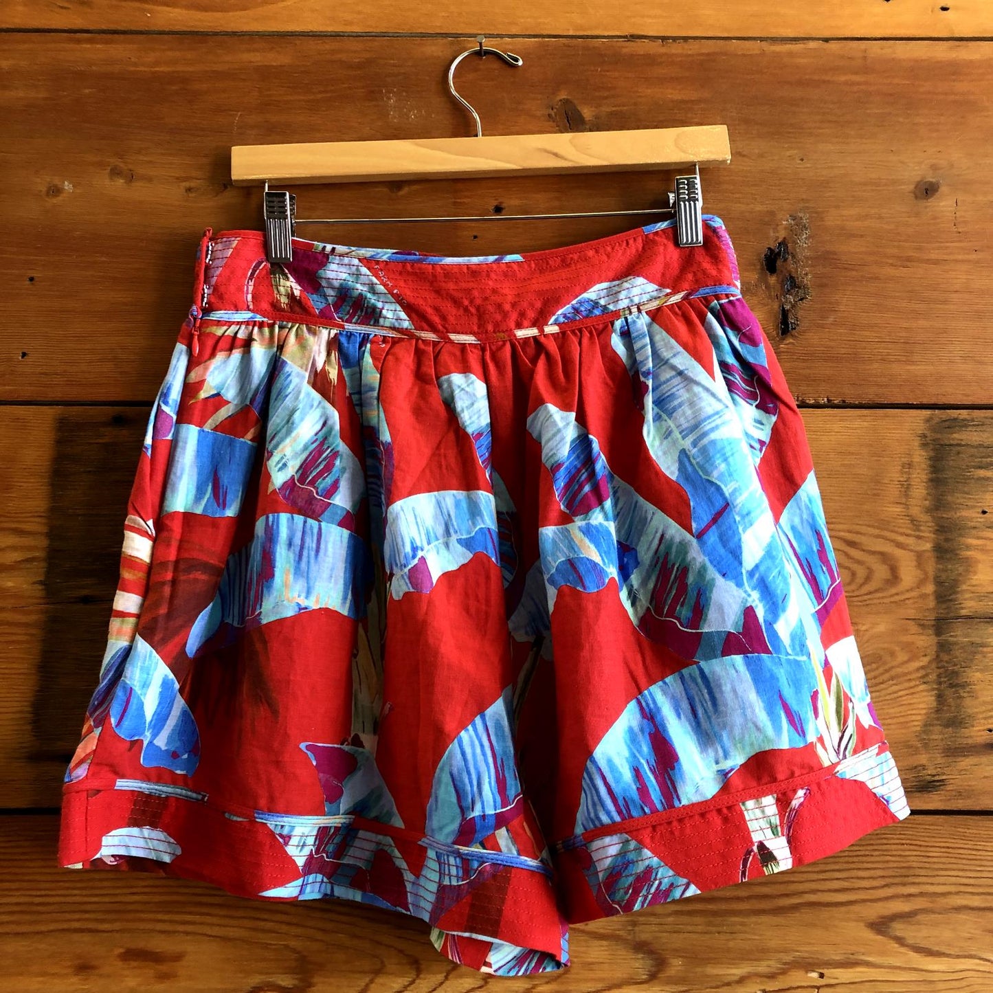 M - Farm Rio Red Ananas Banana Patterned High Waisted Shorts NEW 0914LR