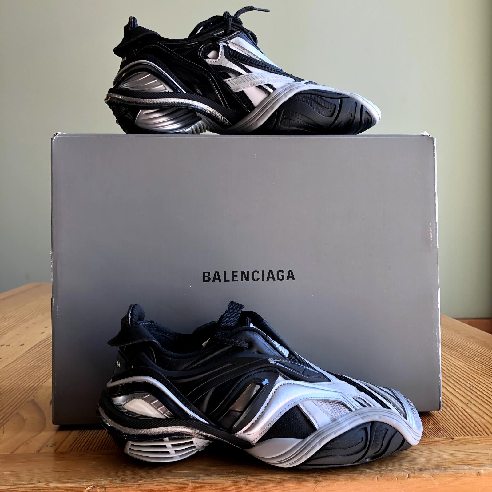 37 / 7 - Balenciaga Black & Gray Unique Lace Up Tyrex Sneakers NEW w/ Box  0802CS