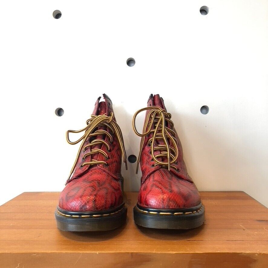 39 / 8 - Dr Martens Red Snake Boatex 1460 Rare 90's Vintage Boots / Box 0425SV