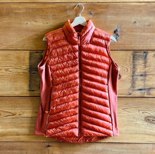 M - RAB Tuscan Red Cirrus Flex Microlight Down Insulated Womens Vest 0706AV