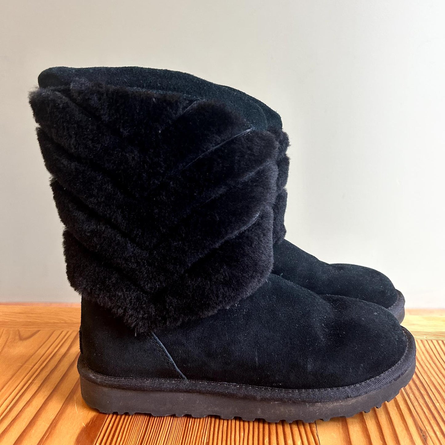 7 - Ugg Black Tania Suede Sheepskin Shearling Midcalf Winter Boots 0209SB