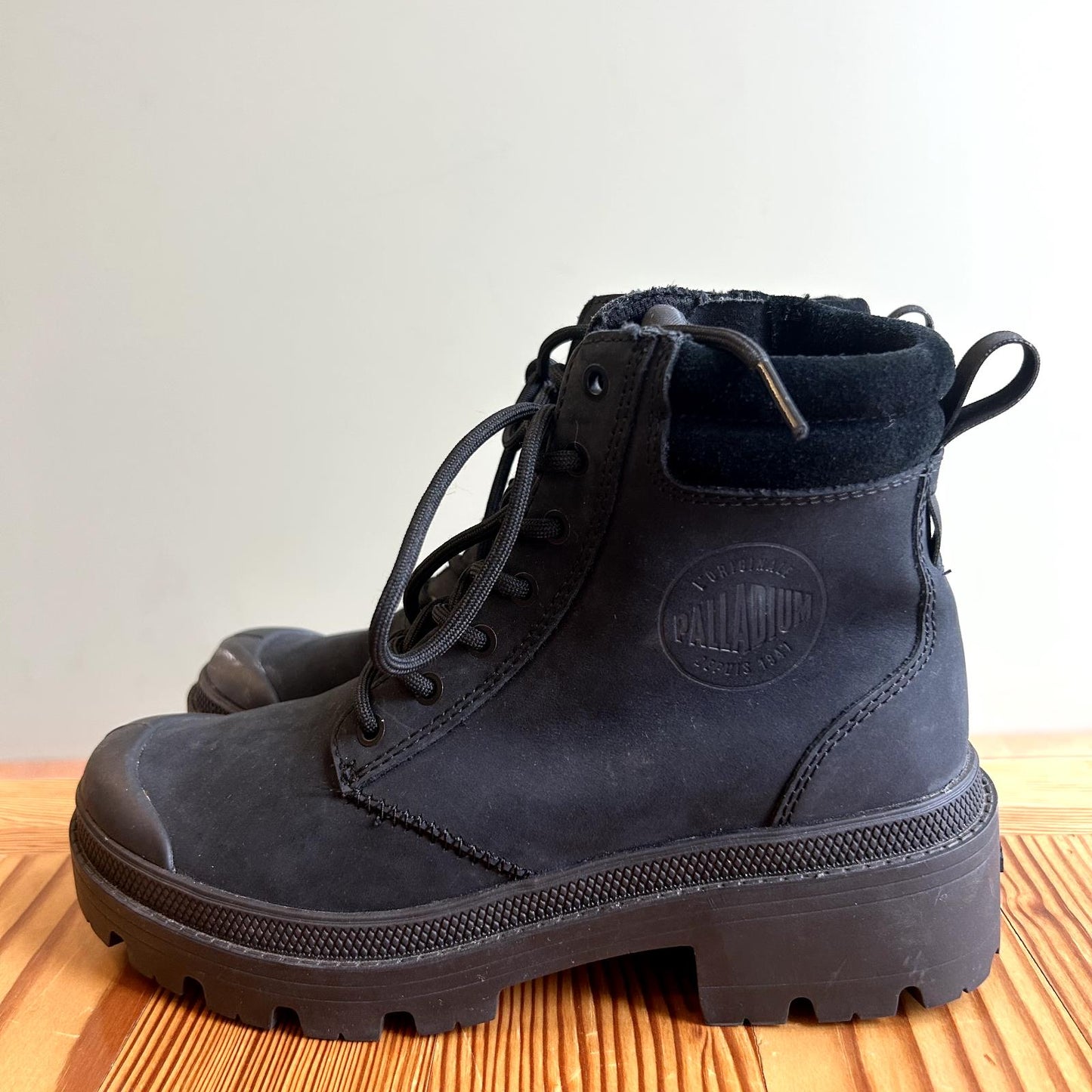 5.5 - Palladium Black $90 Waterproof Side Zip Pampa Hi Cuff Lace-Up Boots 0209SB