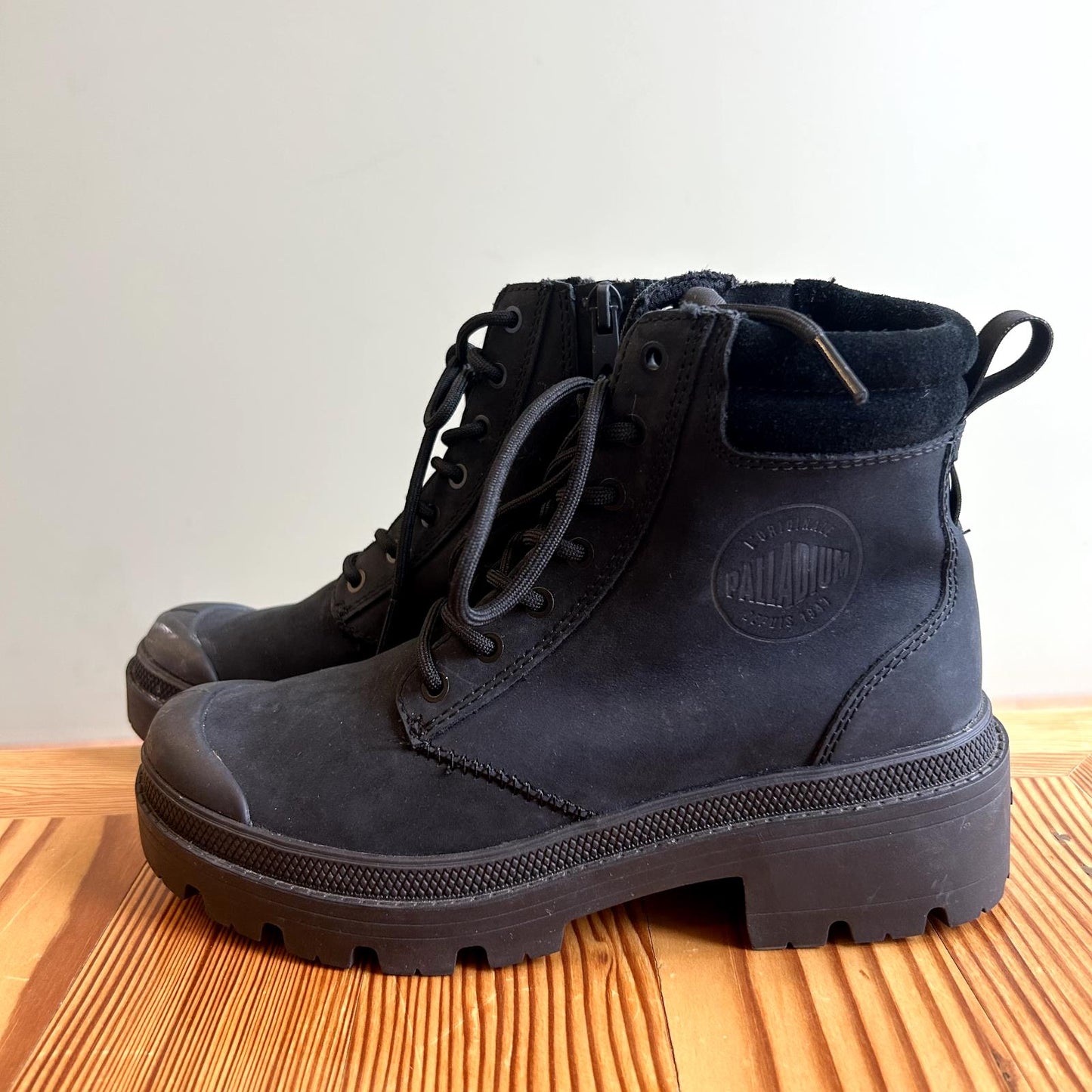 5.5 - Palladium Black $90 Waterproof Side Zip Pampa Hi Cuff Lace-Up Boots 0209SB