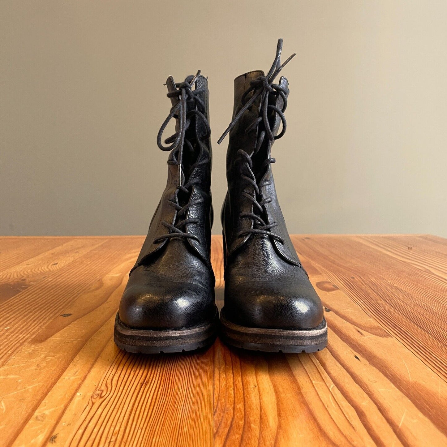 8.5 - Frye Black Leather Combat Lace Up Heeled Karen Ankle Boots 1011SC