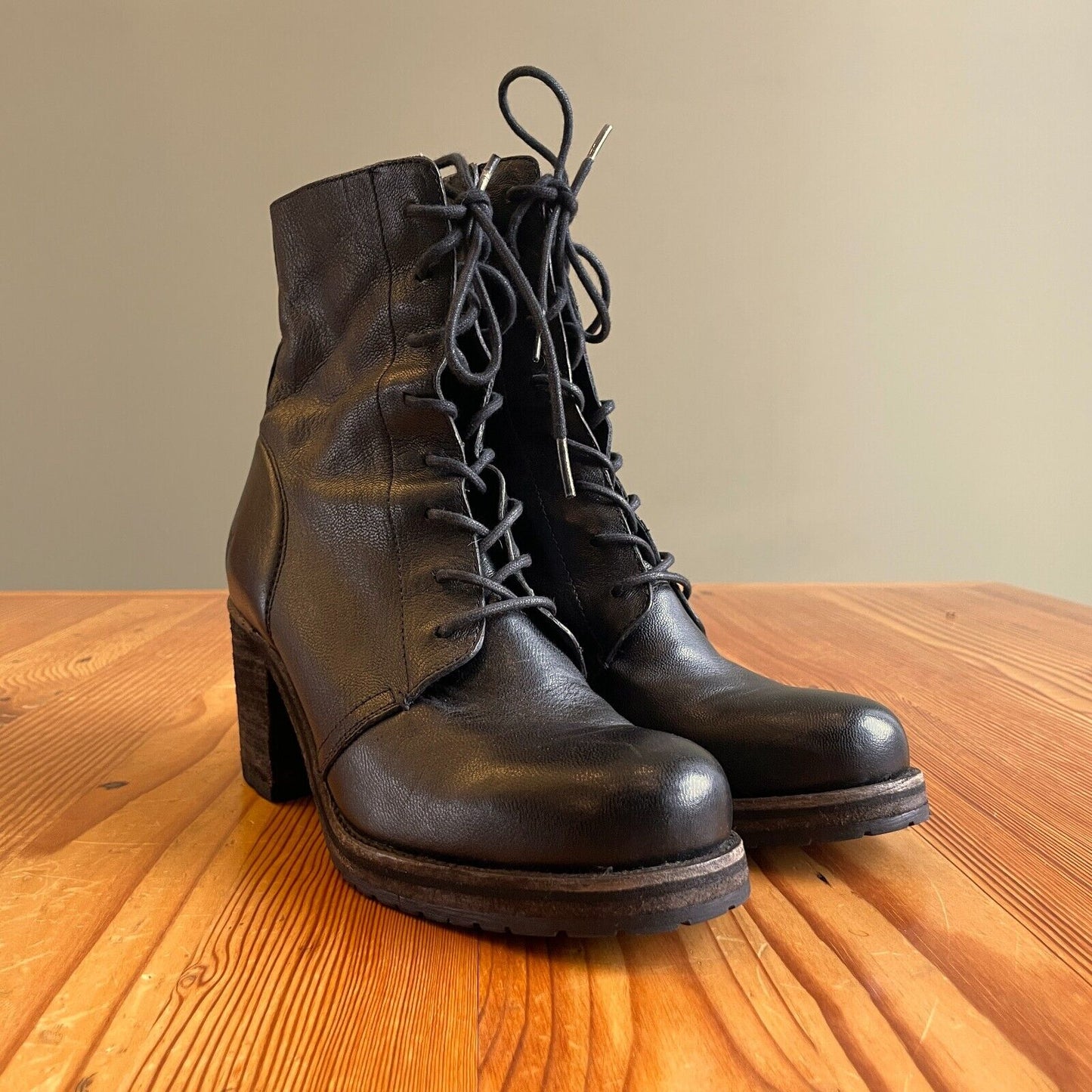 8.5 - Frye Black Leather Combat Lace Up Heeled Karen Ankle Boots 1011SC