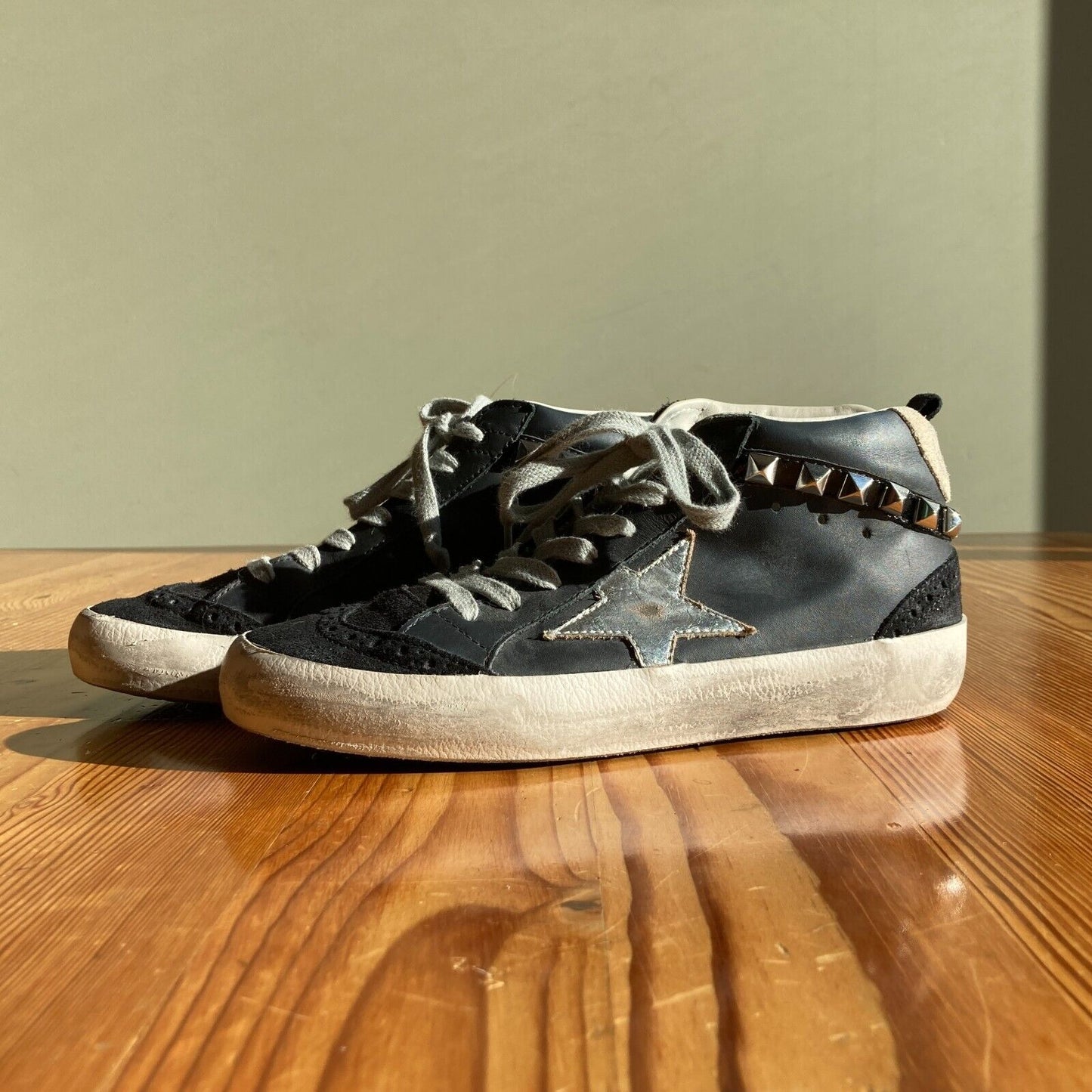 35 / 5 - Golden Goose Black Suede Contrast Mid Star Studded Sneakers 0209SB