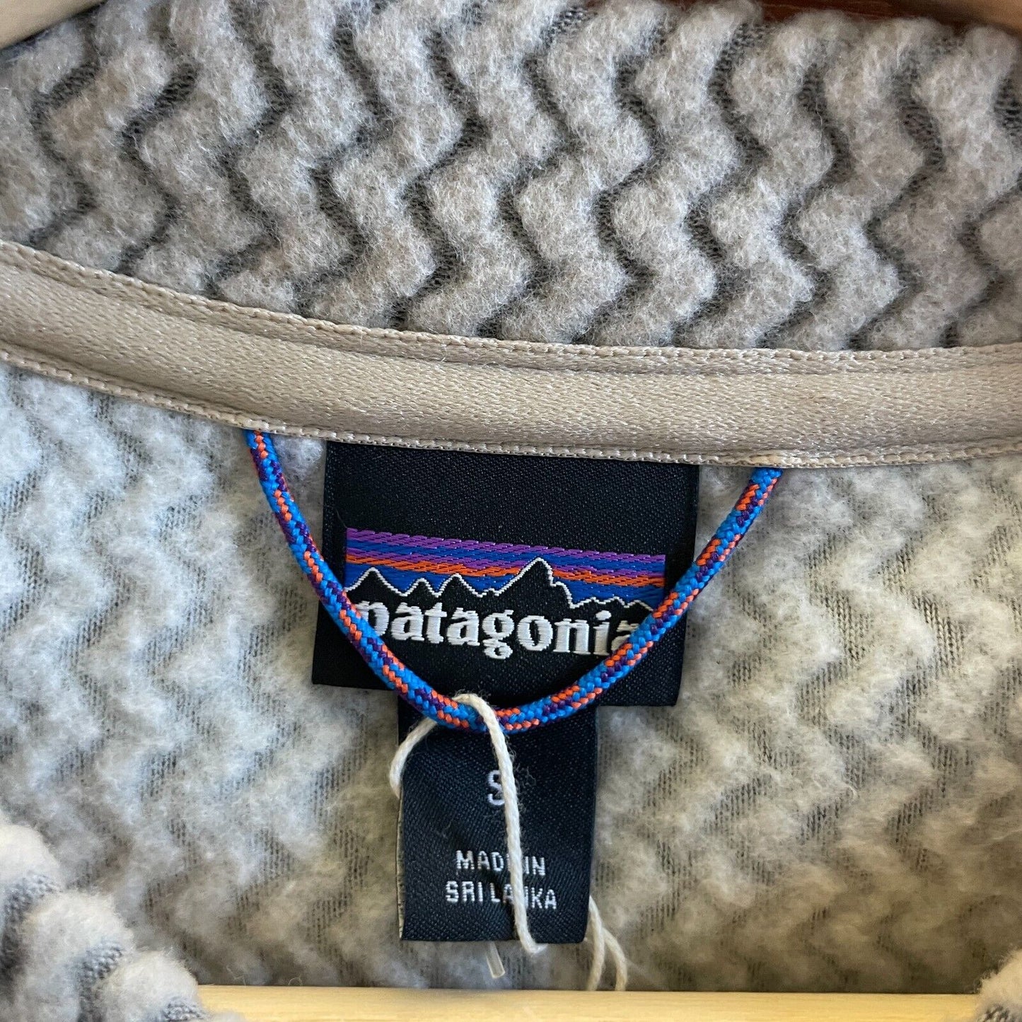 S - Patagonia $99 Wool White Patterned Air Henley R1 Sweater Pullover NEW 1217MA