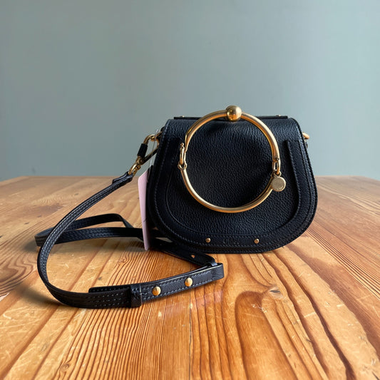 Chloe $1650 Black Pebbled Leather Gold Bracelet Nile Crossbody Purse EUC 0211JB