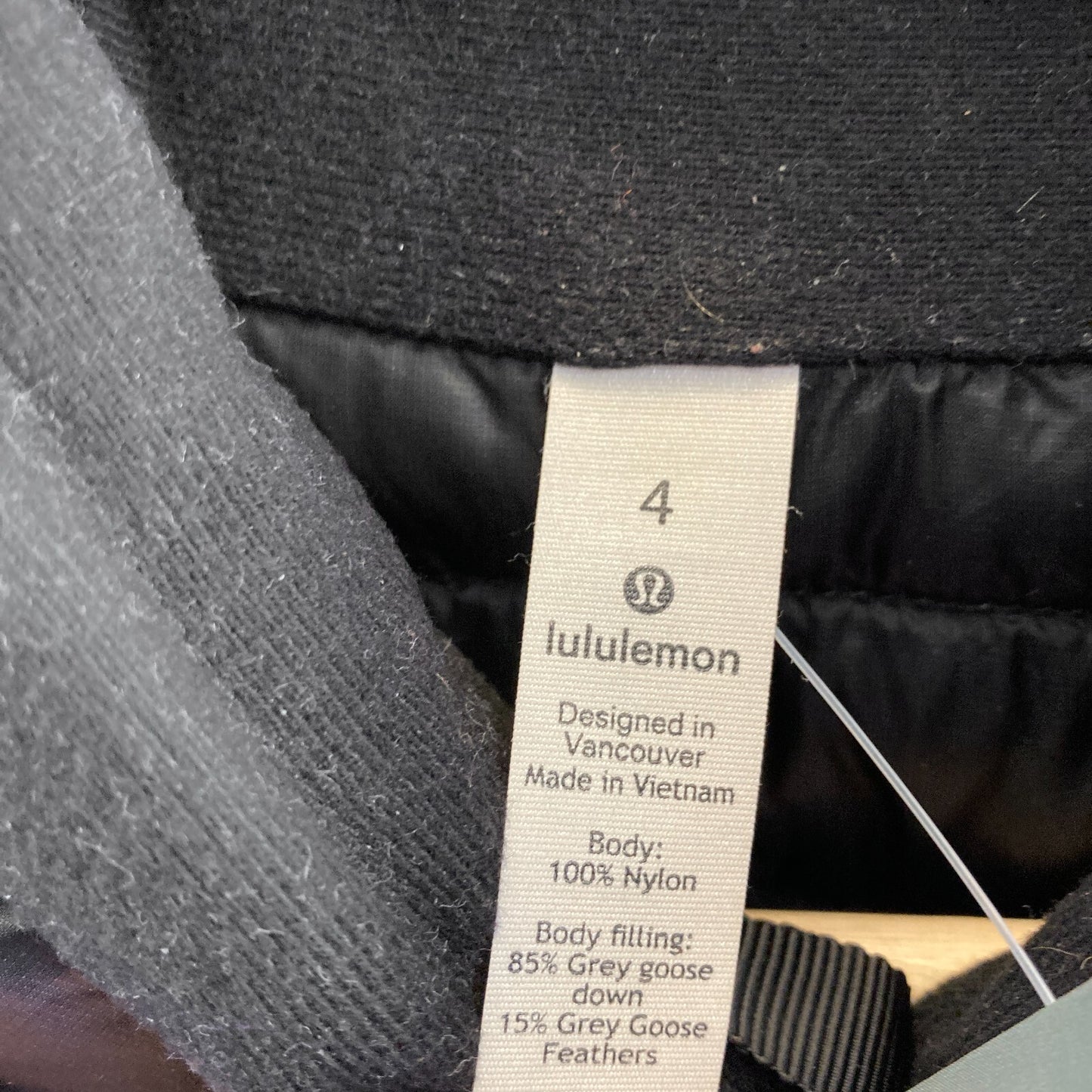 4 - Lululemon Black Hooded $198 Pack It Down Womens Puffer Jacket 0504CG