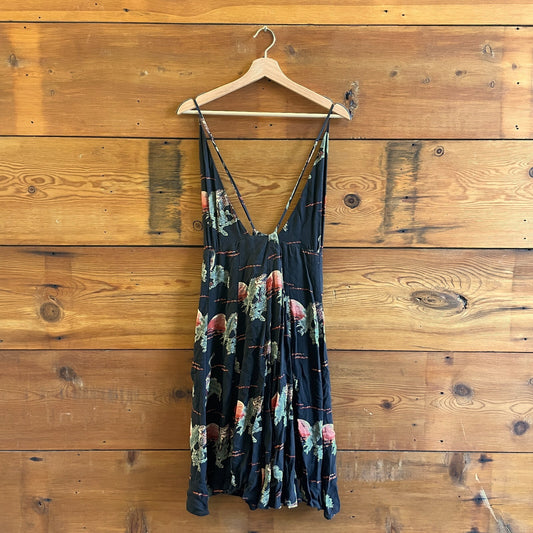 XS - Reformation Black Crane Patterned Viscose Sleeveless Wrap Dress 0513MP