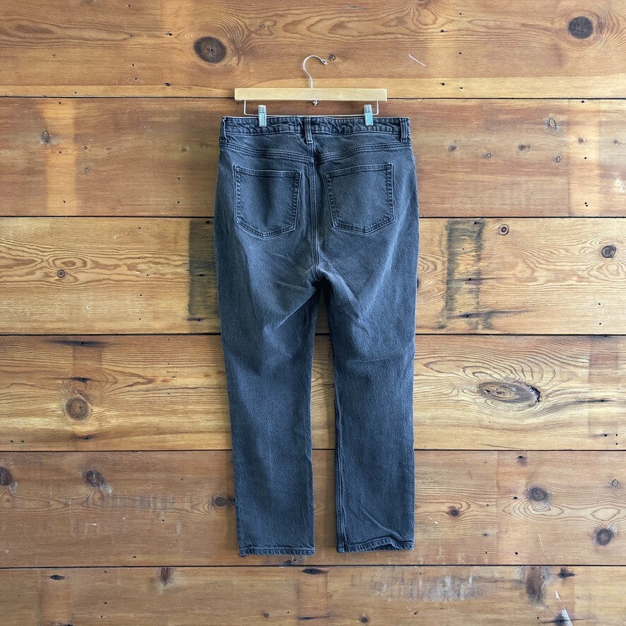 32 - Reformation Black Wash Liza Ultra High Rise Straight Jeans 0521JT