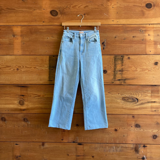 25 - Mother Chill Pill Light Wash The Rambler Zip Ankle Fray Jeans 0204EB
