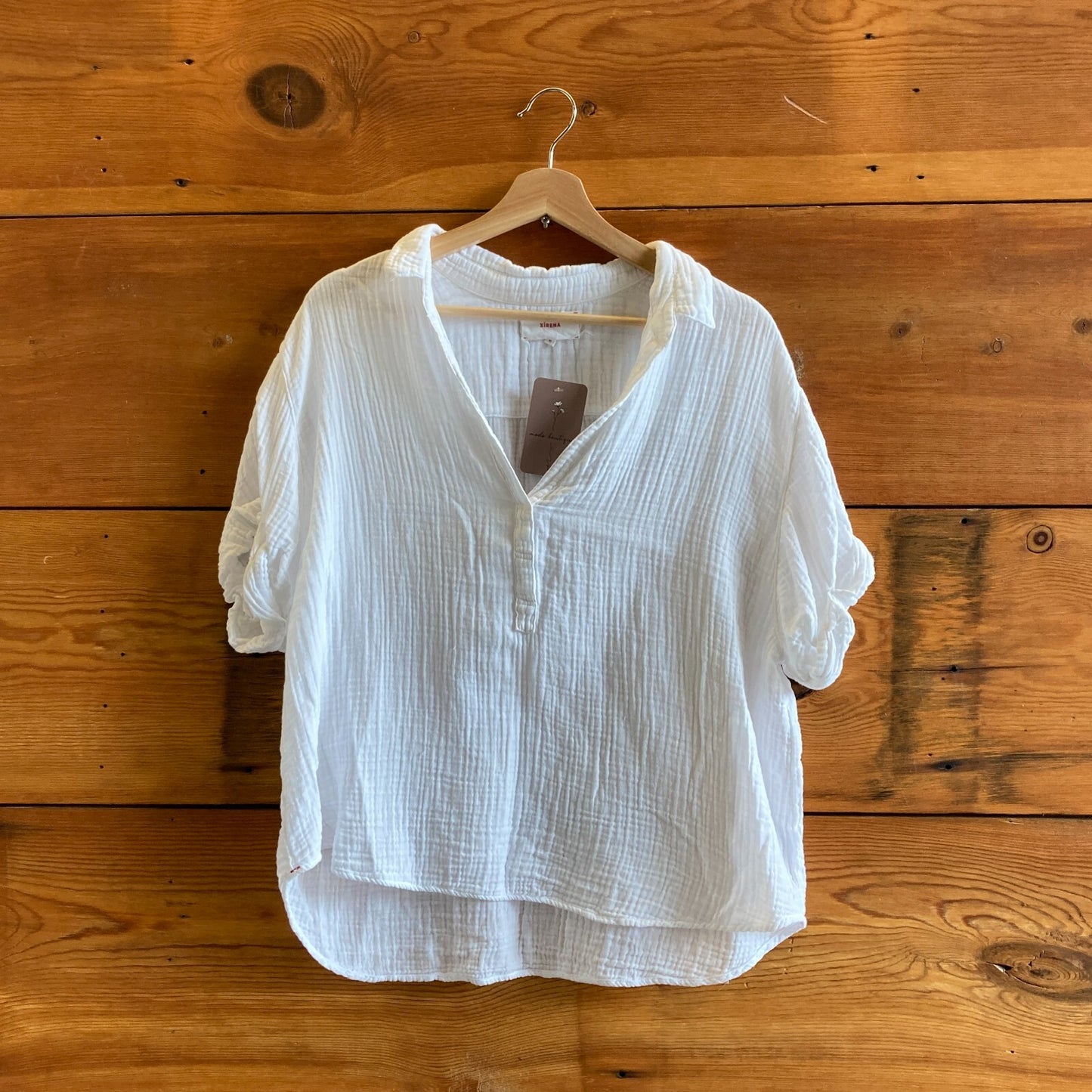 M - Xirena White Gauze Cotton V Neck Short Sleeve Boxy Fit Shirt Top 4427SC
