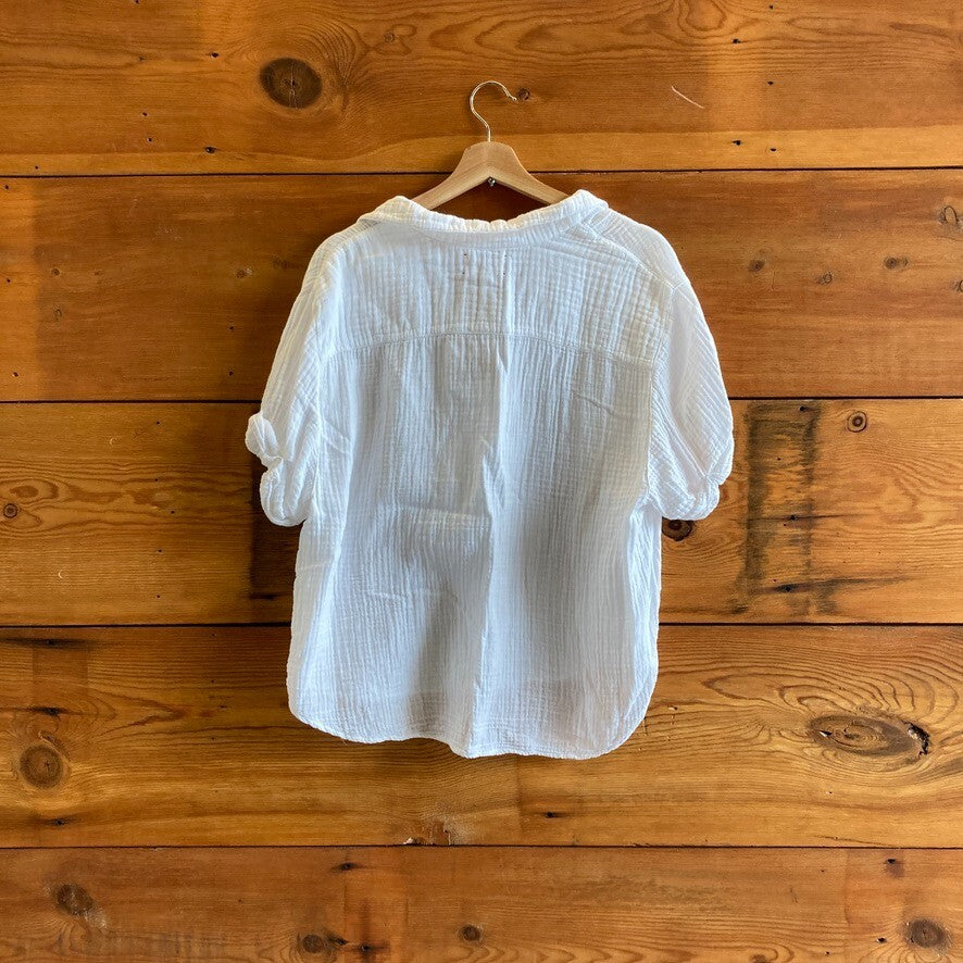 M - Xirena White Gauze Cotton V Neck Short Sleeve Boxy Fit Shirt Top 4427SC